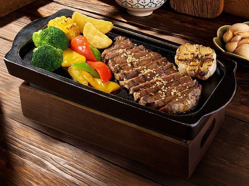 Bò tươi nướng tảng – Bò Tơ Quán Mộc
