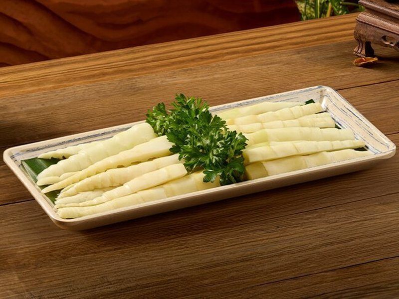 Măng trúc rừng nhúng lẩu – Bò Tơ Quán Mộc