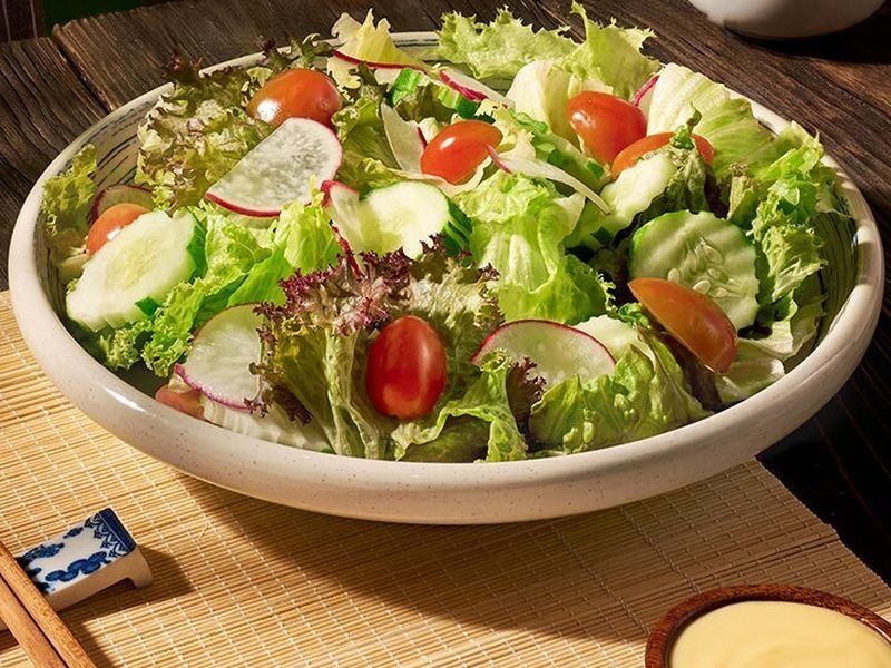 Salad rau vườn nhiệt đới – Bò Tơ Quán Mộc